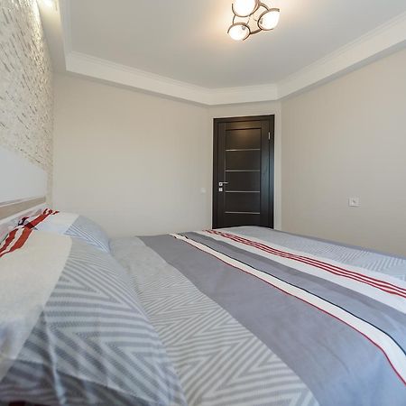 Artal Apartment On Iordanskaya 22 Kyiv Exterior photo