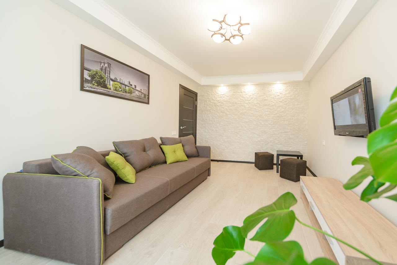 Artal Apartment On Iordanskaya 22 Kyiv Exterior photo